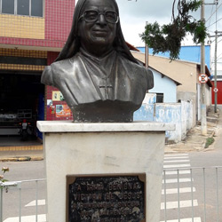 Busto da Irmã Benigna